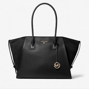 Avril Extra-Large Leather Top-Zip Tote Bag New with tags